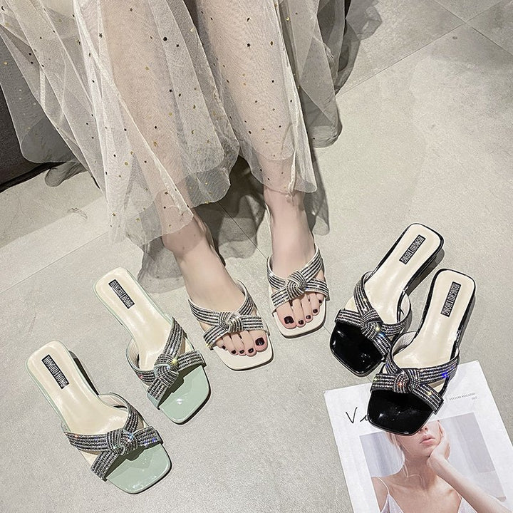 Dame elegante sandaler med strasspynt og komfortabel blokhæl Stilla