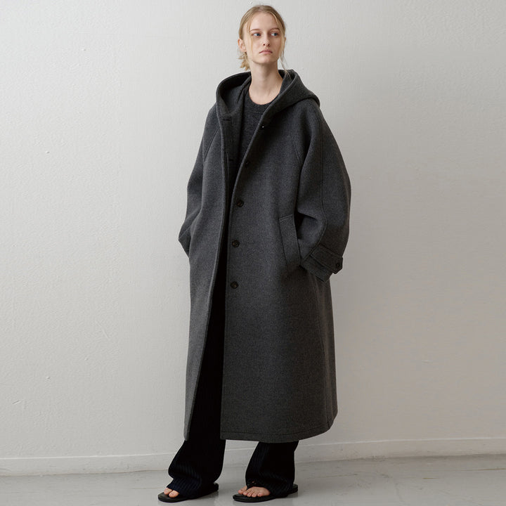 Kvinders elegante oversized jakke med hætte og praktiske lommer Stilla
