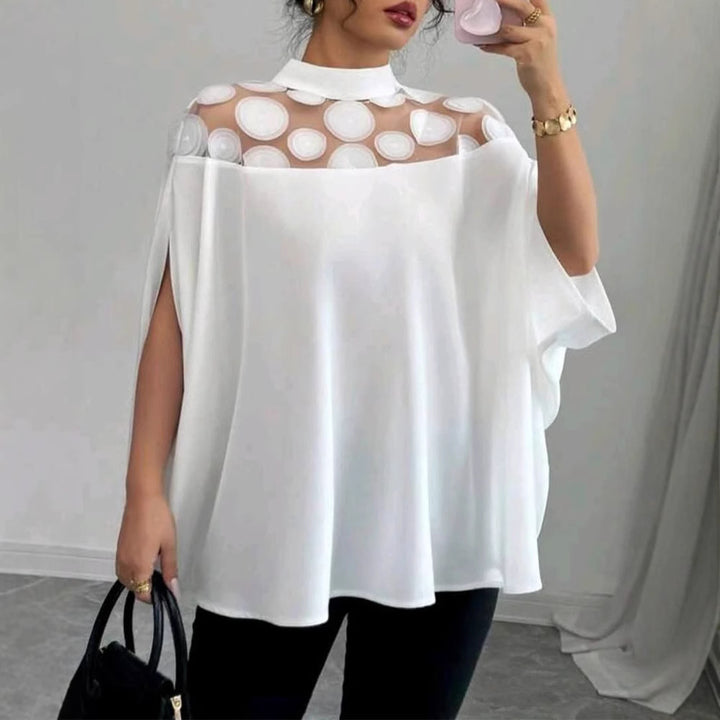 Damebluse med raffineret gennemsigtighed-design og flæseærmer Stilla