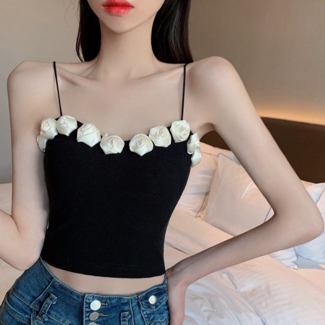 Dame Crop-Top med dekorativt rosen-design og fine stropper Stilla