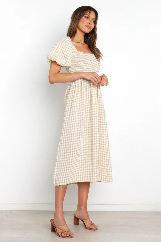 Dame Gingham Midi Kjole med rynket overdel og puffærmer Stilla