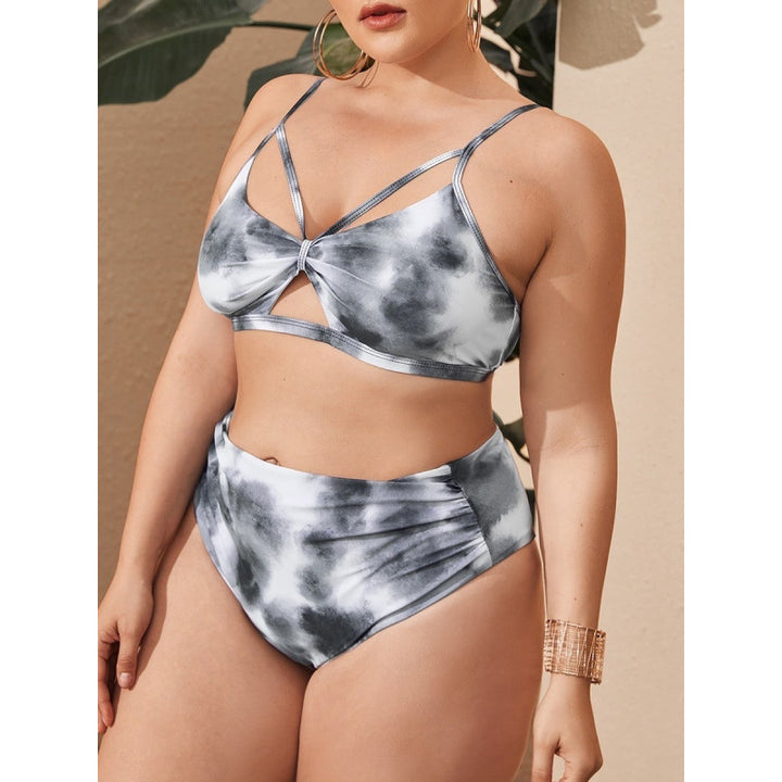 Dame højskåret bikini med moderne cut-out-design Skovae