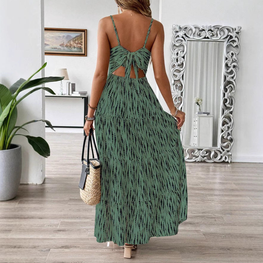 Dame Maxikjole med smalle spaghettistropper og voluminøse flæser Stilla