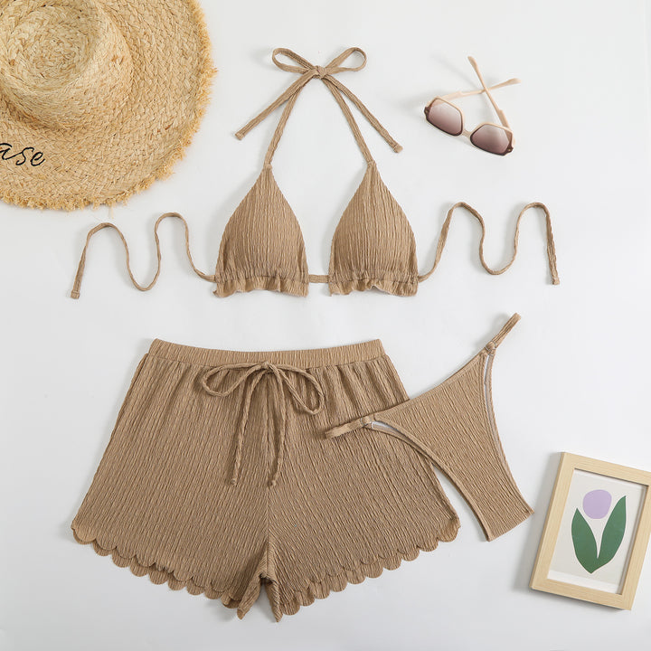 Dame triangel-bikini-sæt med afslappede shorts og fine detaljer Stilla