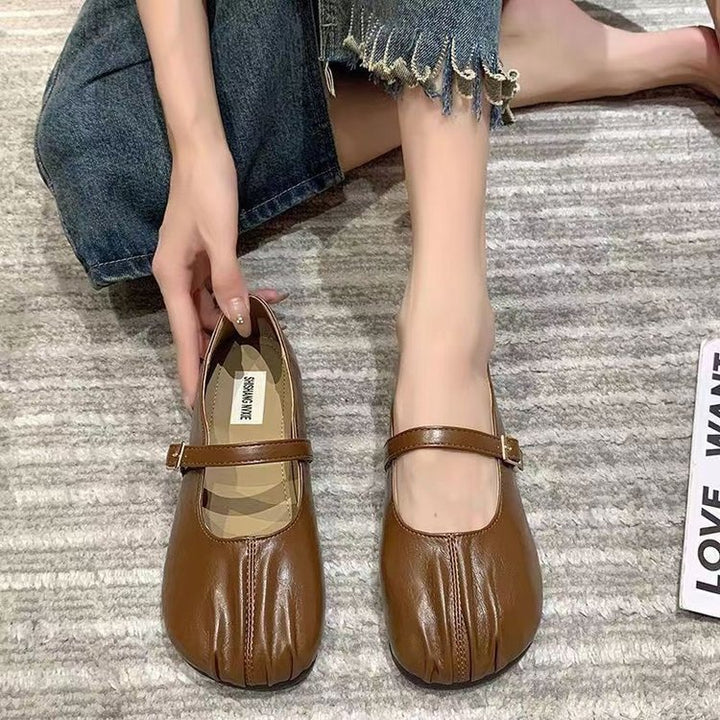 Dame elegante Ballerinas med justerbar rem og smart folder-detalje Stilla