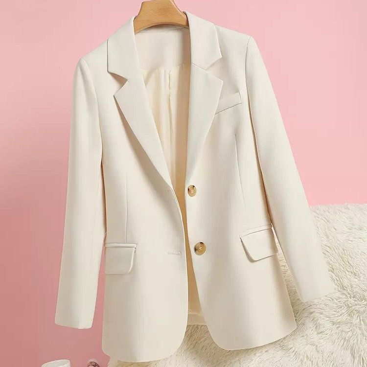 Damer elegant blazer med tidløst snit og gyldne knapdetaljer Stilla