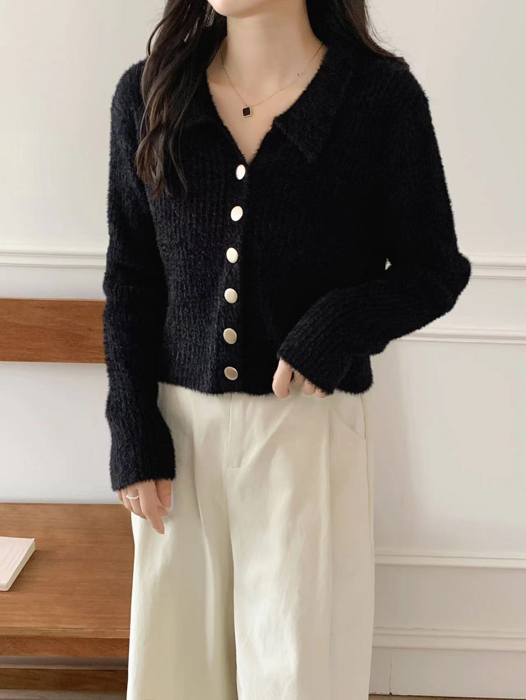 Dame Stilfuld Kort Cardigan med Knap Detaljer og V-Hals Stilla