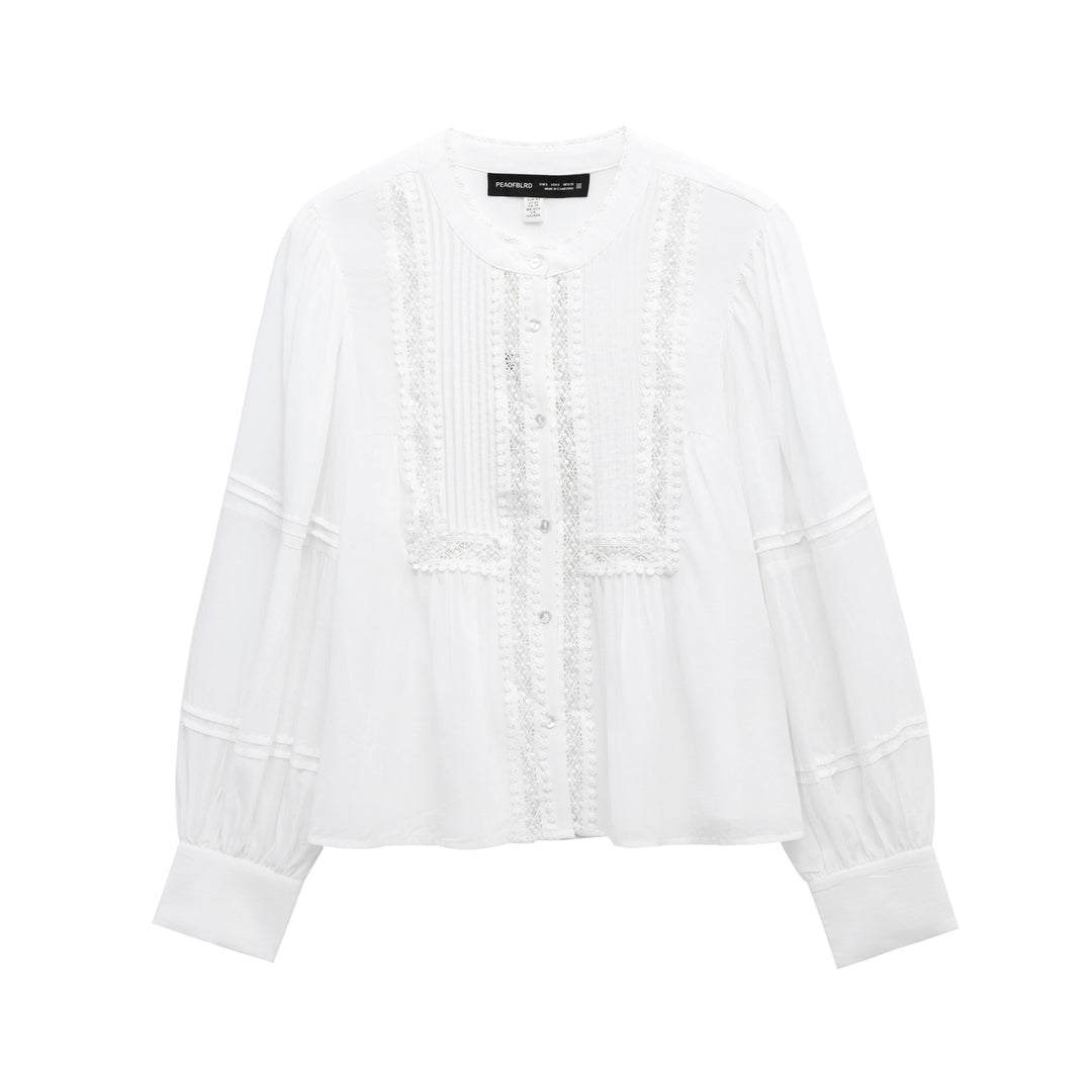 Femme romantisk broderet bluse med knaplukning Stilla