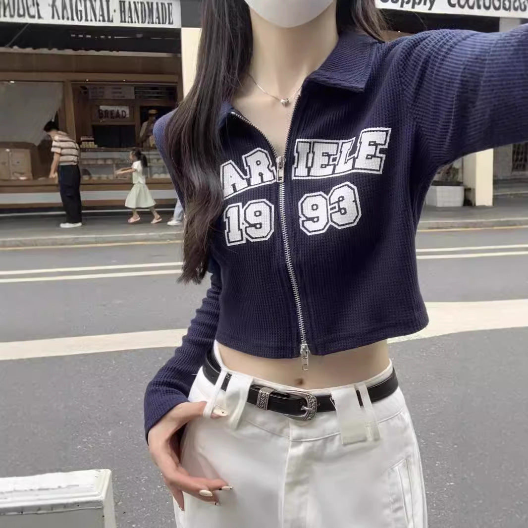Kvindernes fashionable og sporty cropped shirt med lynlås Stilla