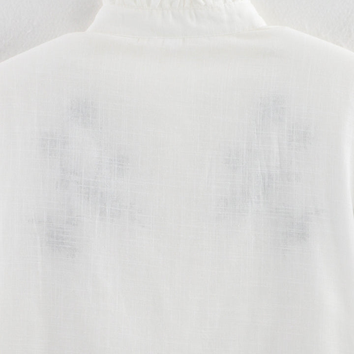 Damebluse med blomsterbroderi og høje pufærmer Stilla