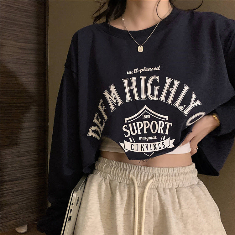 Femme Cropped Graphic Sweatshirt med frynset kant Stilla