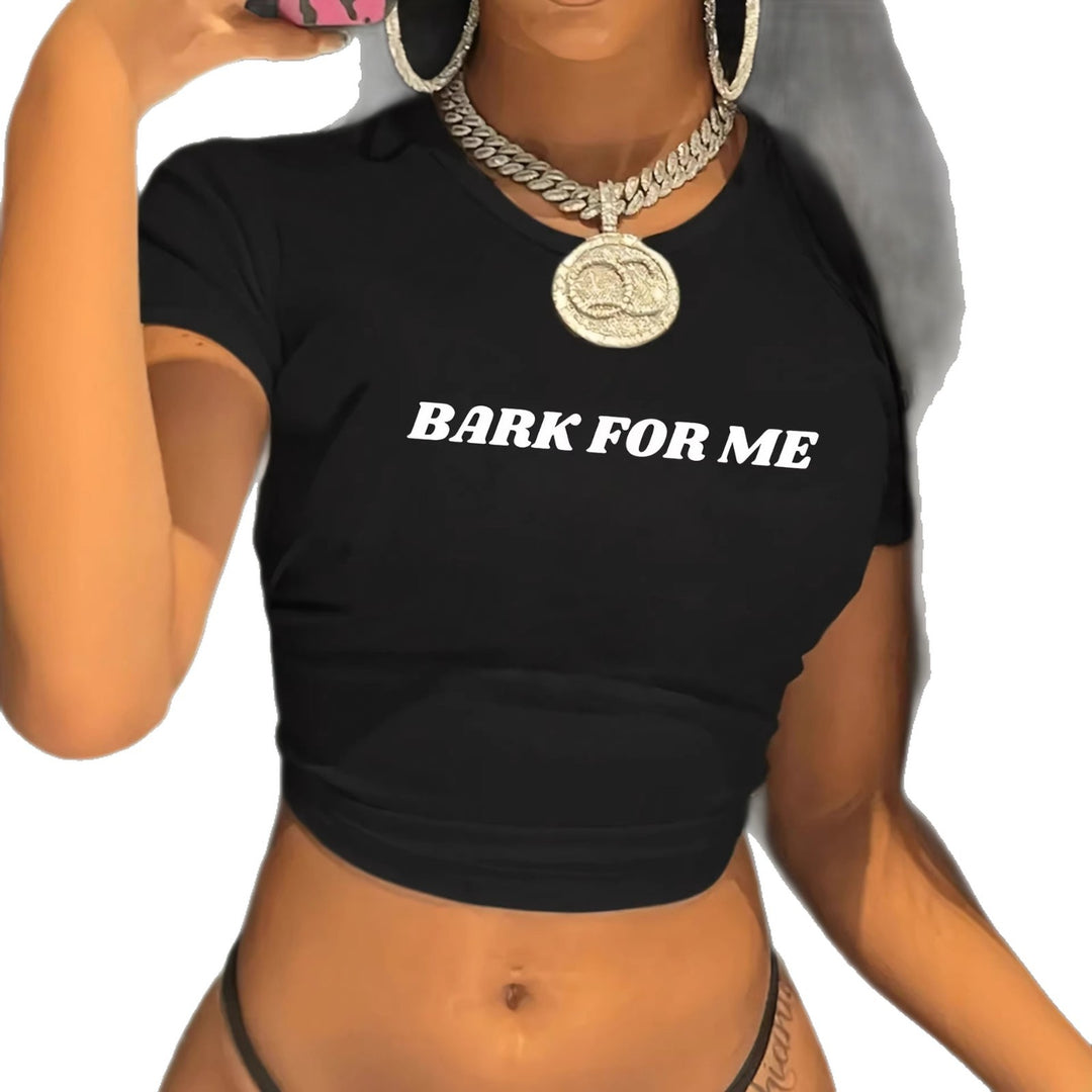 Dame kortærmet crop-t-shirt med iøjnefaldende tekst Skovae