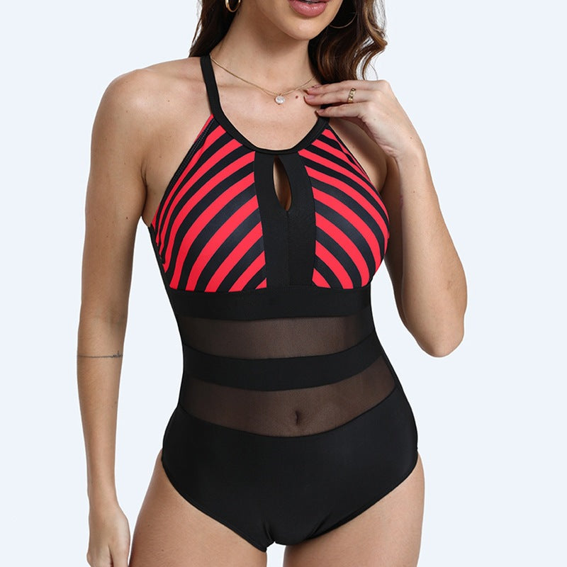 Dame Sporty One-Piece Swimsuit with Mesh Details Skovae