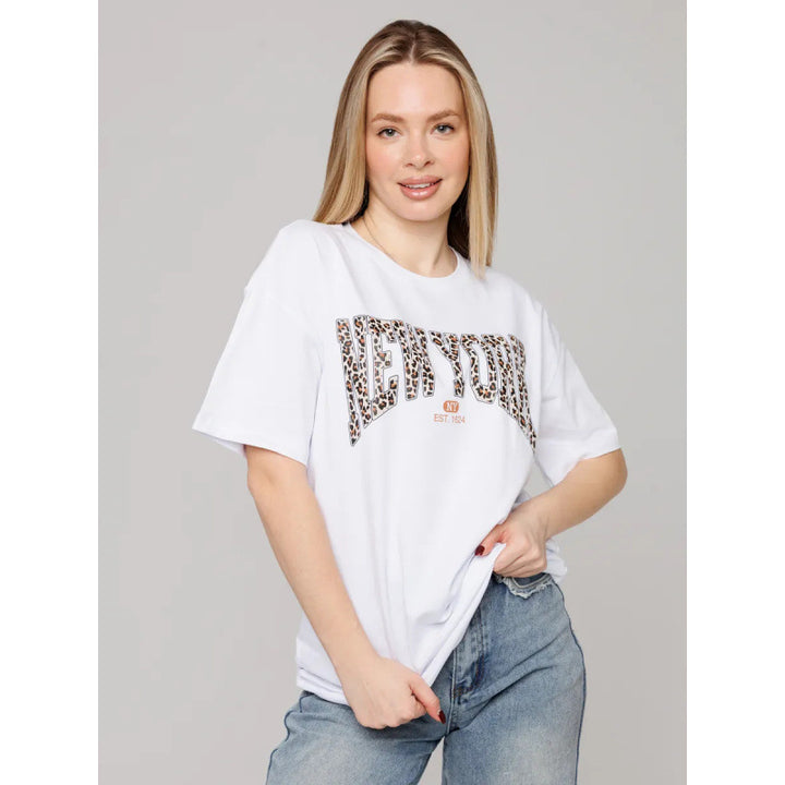 Dame afslappet T-shirt med iøjnefaldende New York leopardtrykt Stilla
