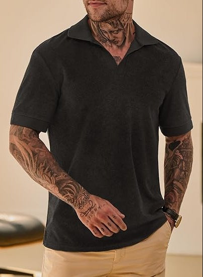 Herre polo shirt lavet af blødt bomuldsblanding med moderne V-halsudskæring Stilla