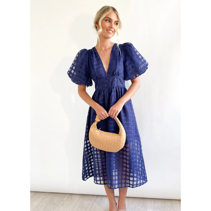 Dame midi kjole med spændende ternet design Stiila
