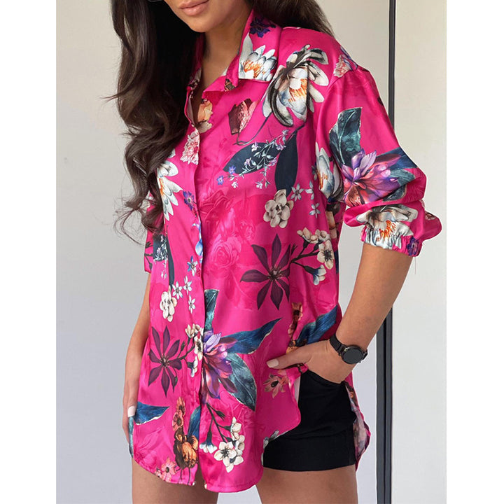 Dame fritidsbluse med floralt design og løs pasform Stilla