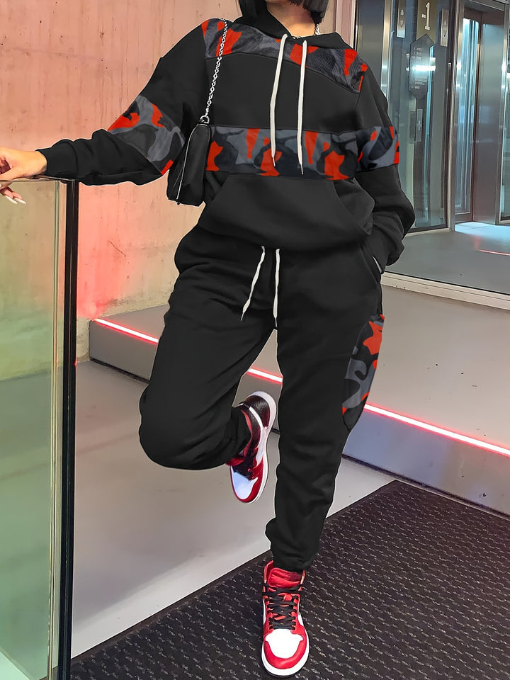 Dame sport joggingdragt med moderne camouflage-mønster og behagelig pasform Stilla