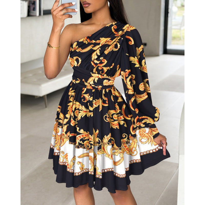 Dame En-Skulder Blomster Mini Kjole med Flæseærme Stilla