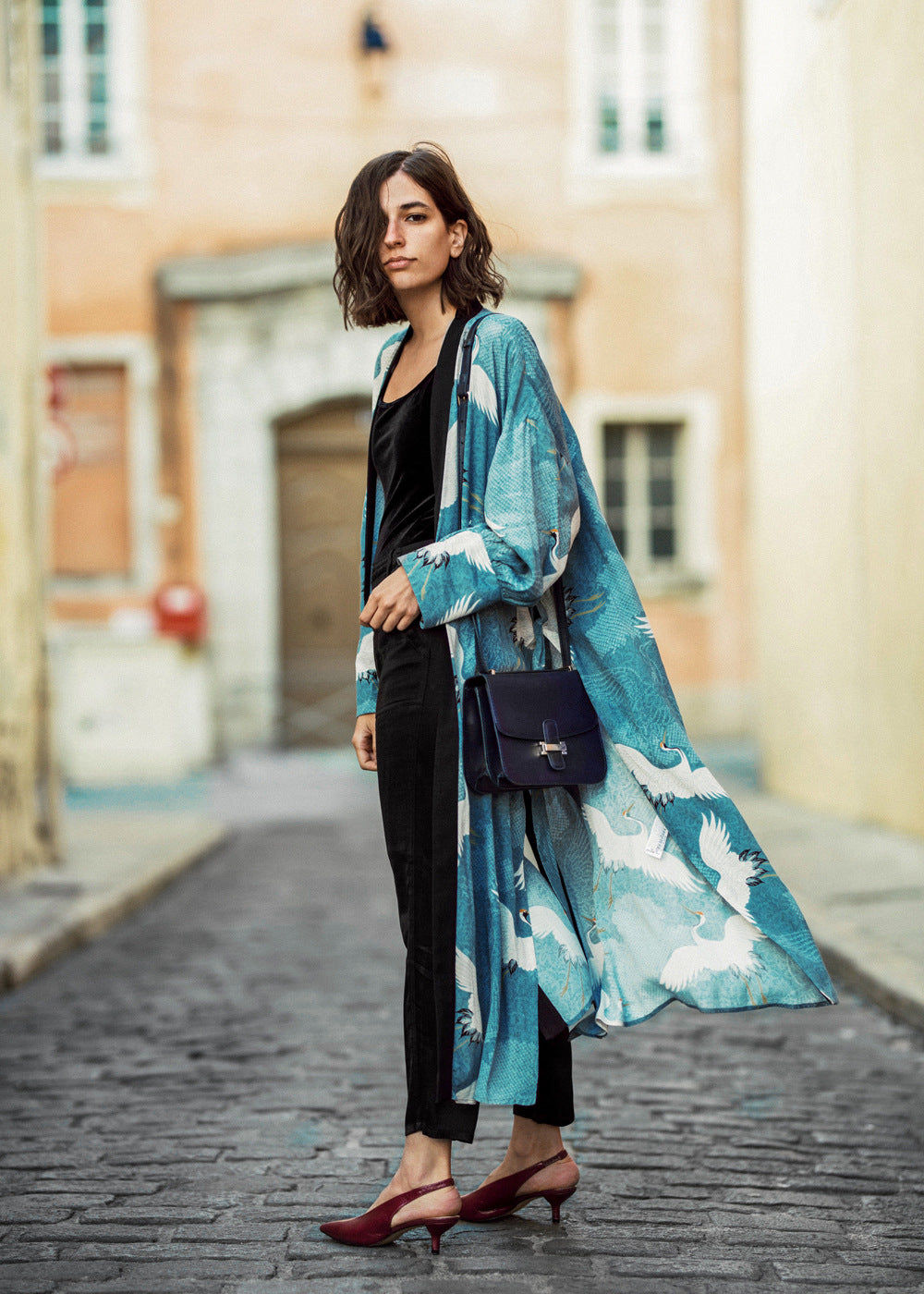 Dame Strandkaftan med elegant fuglemotiv og brede ærmer Stilla