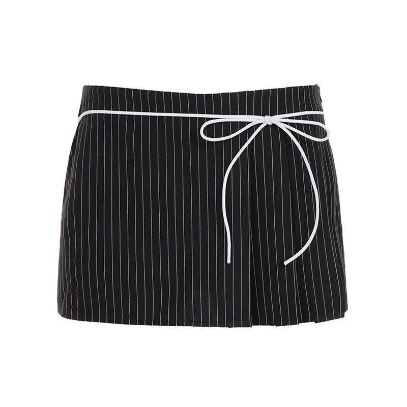 Dame shorts med smart stribemønster og elastisk linning Skovae