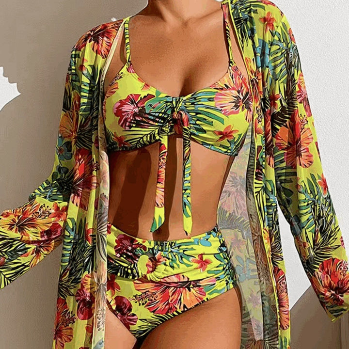 Dame Bikini-sæt med blomsterdesign og elegant cover-up Stilla