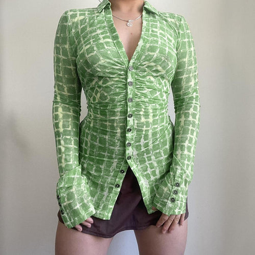 Dames fitted bluse med sofistikeret flæsedesign og elegant knaplukning