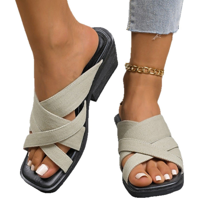 Dame Wedge-Pantoletten med elegant kryds-bånd design og skridsikker sål Stilla