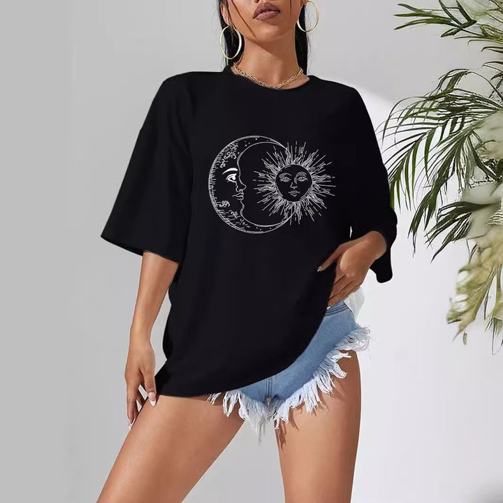 Dame Oversized T-Shirt med kreativt sol-måne-motiv Stilla