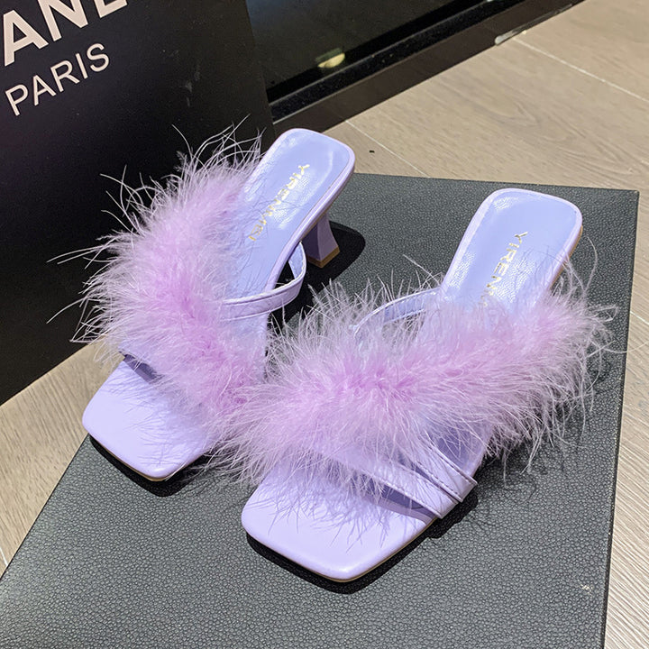 Dame elegante sandaler med fluffy plysstropper og blokagtige hæle Stilla