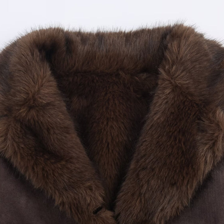 Damernes fashionable faux læderjakke med luksuriøst teddyfor Stilla