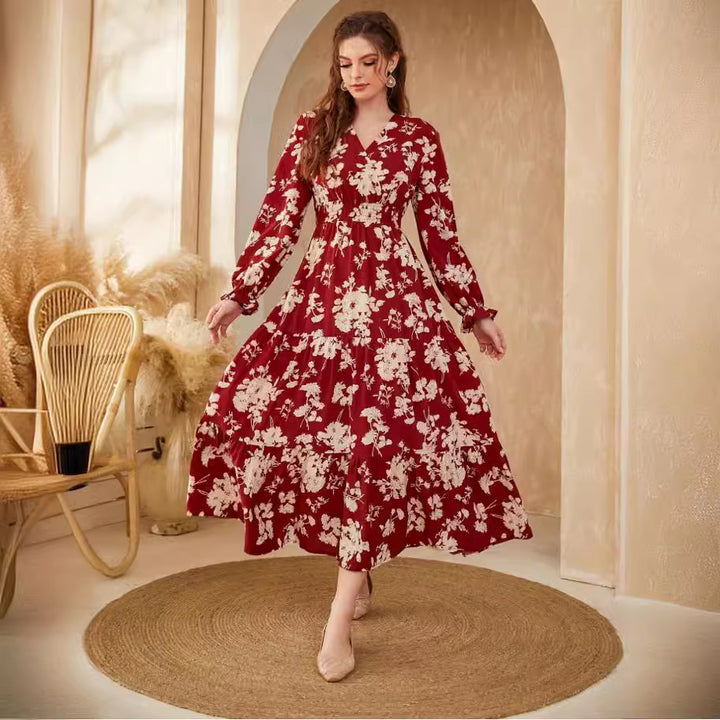 Dame maxikjole med blomsteret voluminøst skørt og elegant V-hals Stilla