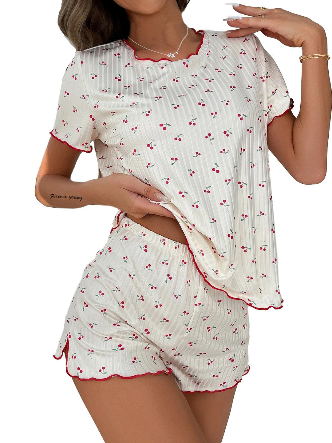 Dame pyjamasæt med blomstermønster og komfortabel pasform Stilla