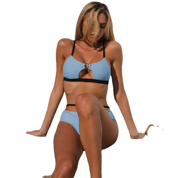 Dame bikini sæt med moderne cut-out og justerbare stropper Stilla