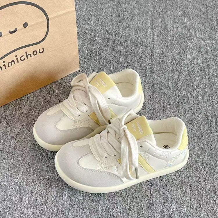 Dame Sneakers i moderne design med åndbart mesh-overflade og behagelig sål Stilla