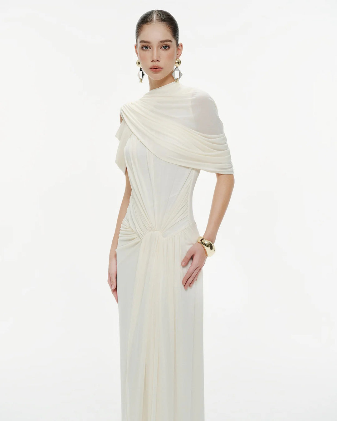 Dame elegant maxikjole med innovative draperingsdetaljer og asymmetrisk overdel Skovae