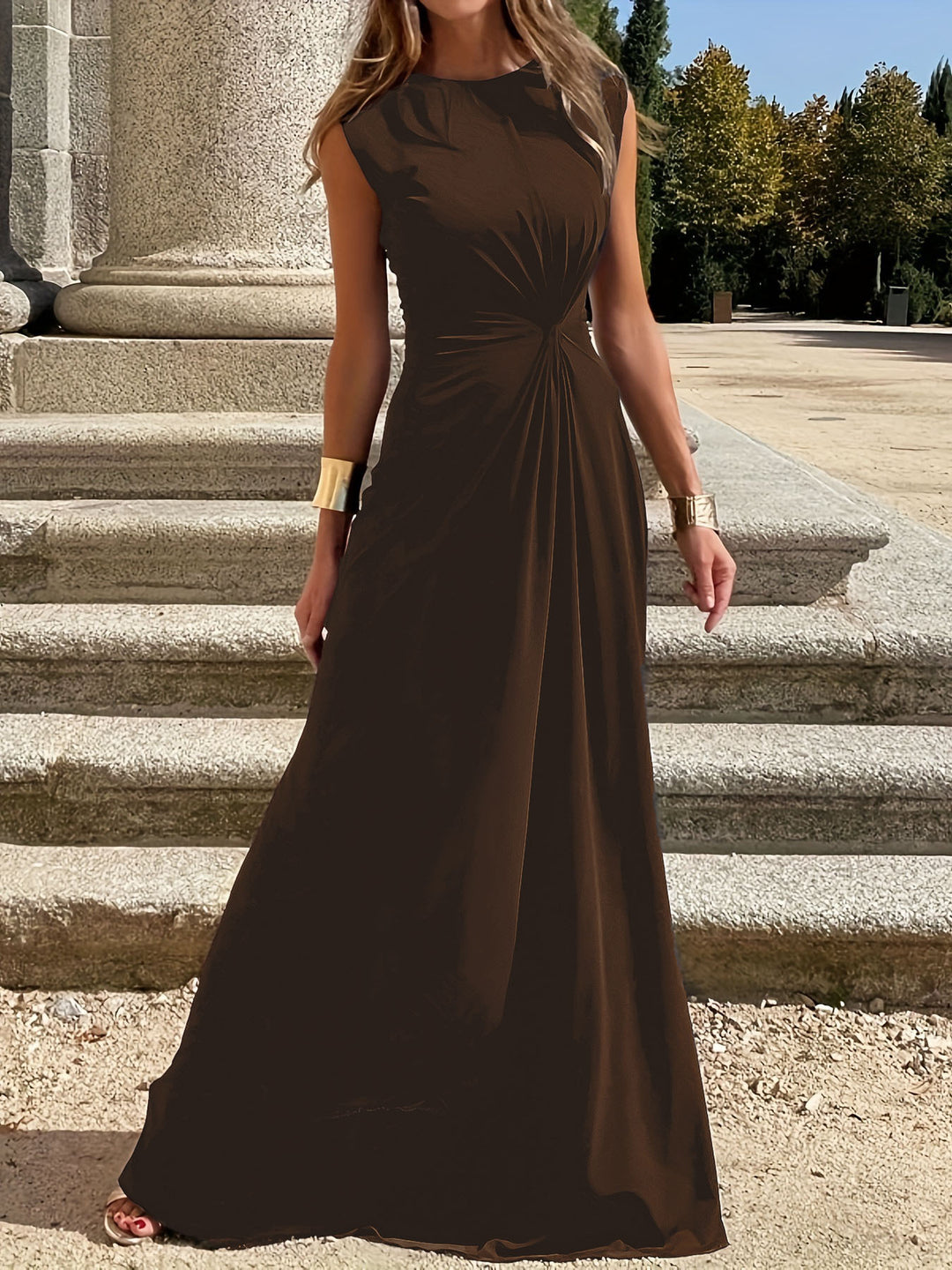 Dame Elegant Maxikjole med raffineret Drapering og Rundhalset Stilla