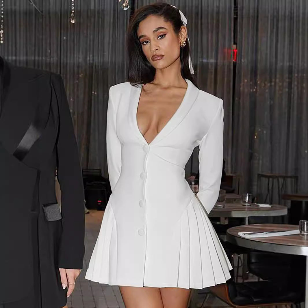 Dame blazer-kjole med asymmetrisk kant og elegant krave Stilla
