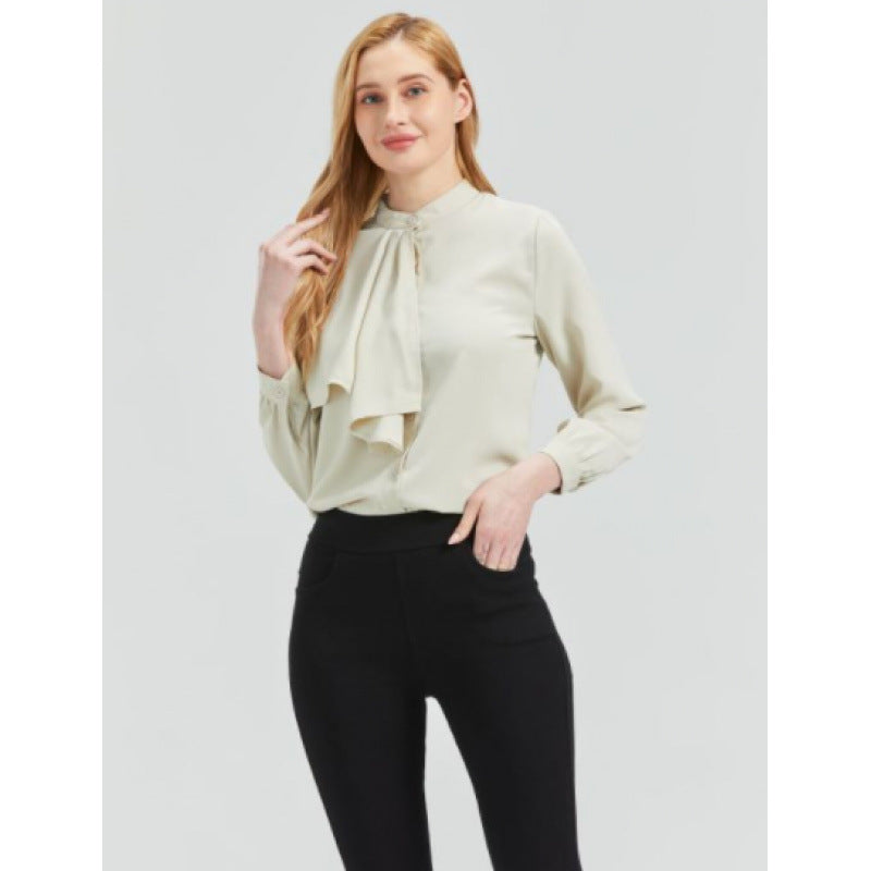 Damebluse med elegante flæse detaljer og krave Skovae