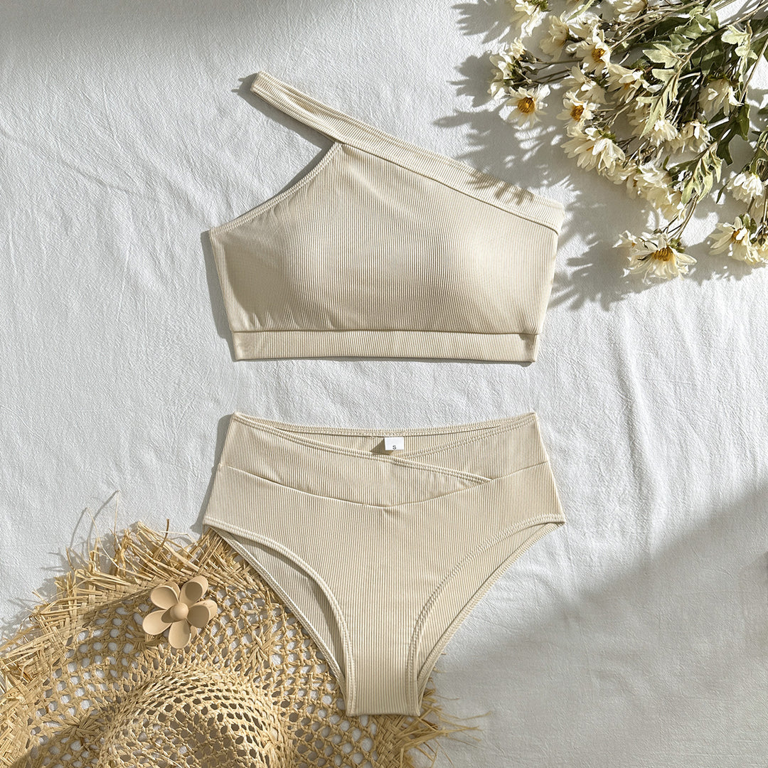 Dame bikini-sæt med asymmetrisk top og høj talje Stilla