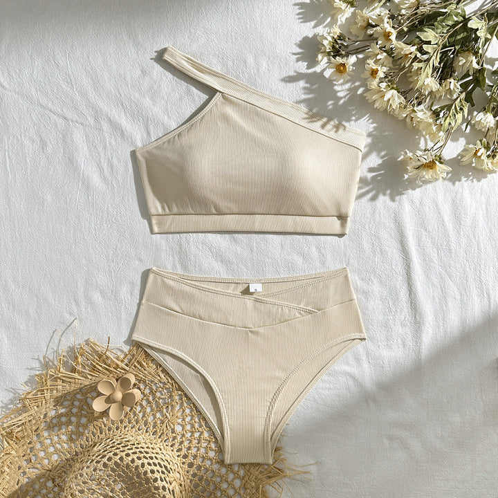 Dame bikini-sæt med asymmetrisk top og høj talje Stilla
