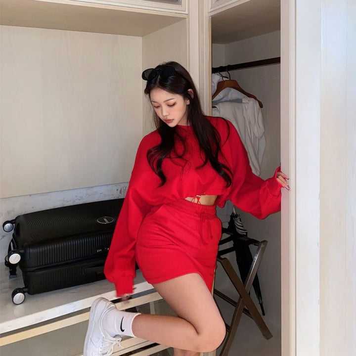 Kvindernes fashionable leisure sæt med cropped top og nederdel Stilla