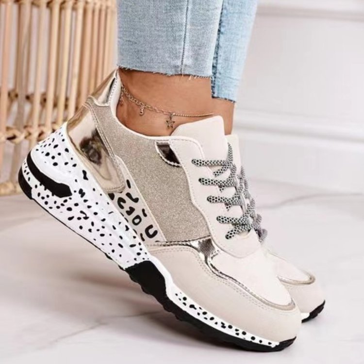 Dame mode højland-sneakers med glimmeraccenter og unikt såldesign Stilla
