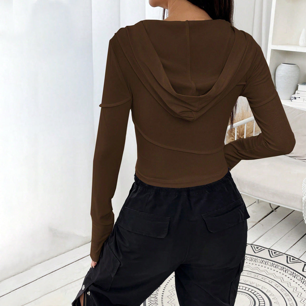 Kvinders crop top med elegant hætte-design og lange ærmer Stilla