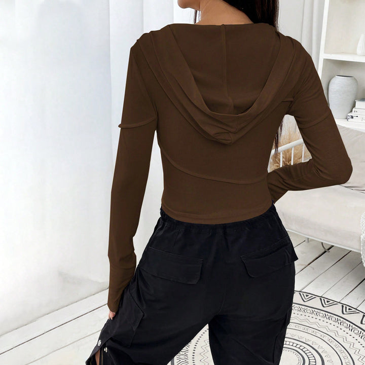 Kvinders crop top med elegant hætte-design og lange ærmer Stilla