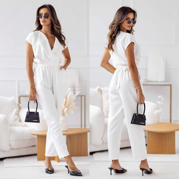 Dame jumpsuit med elegant indpakningsdesign og flydende snit Stilla