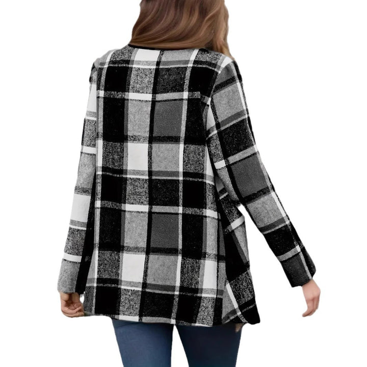 Dame afslappet flannel cardigan med asymmetrisk snit og ternet mønster Stilla