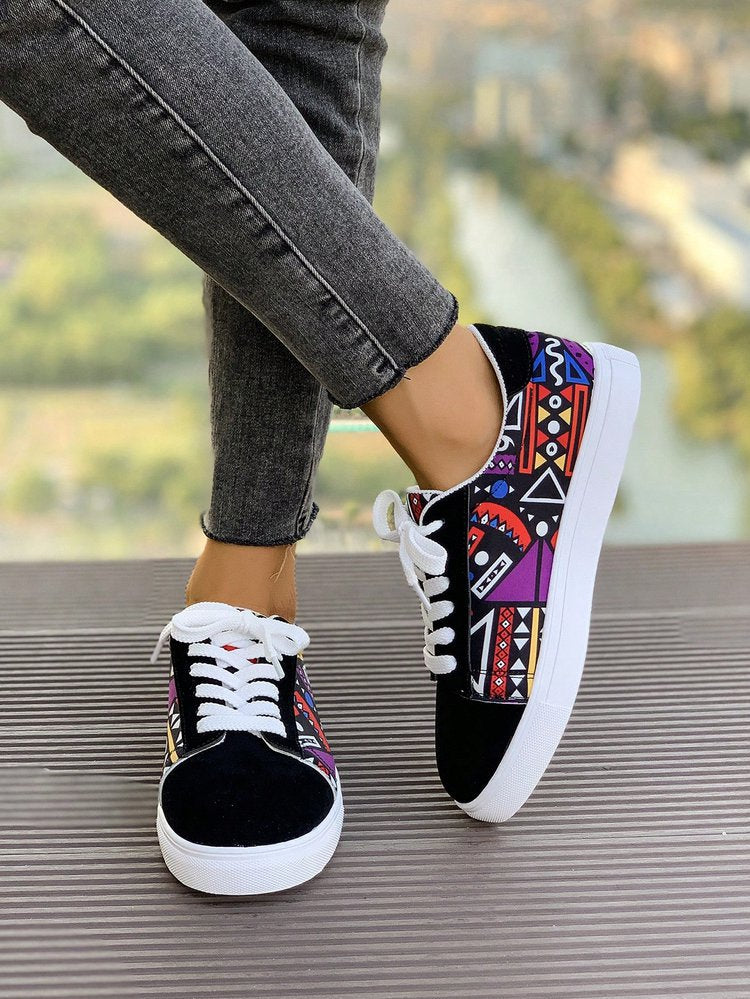 Dame mode Sneakers i farverigt grafikdesign med komfortabel indersål Stilla