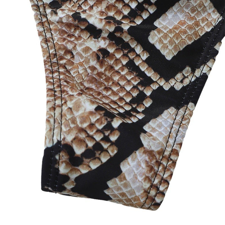 Dame Bandeau bikini-sæt med markant slangemønster og innovative cut-out-detaljer Stilla
