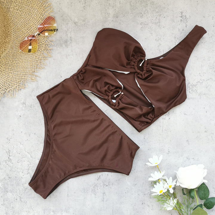 Dame bikini-sæt med asymmetrisk design og unikke flæsedetaljer Stilla